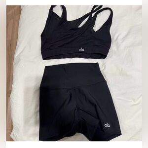 Alo Yoga Black Set